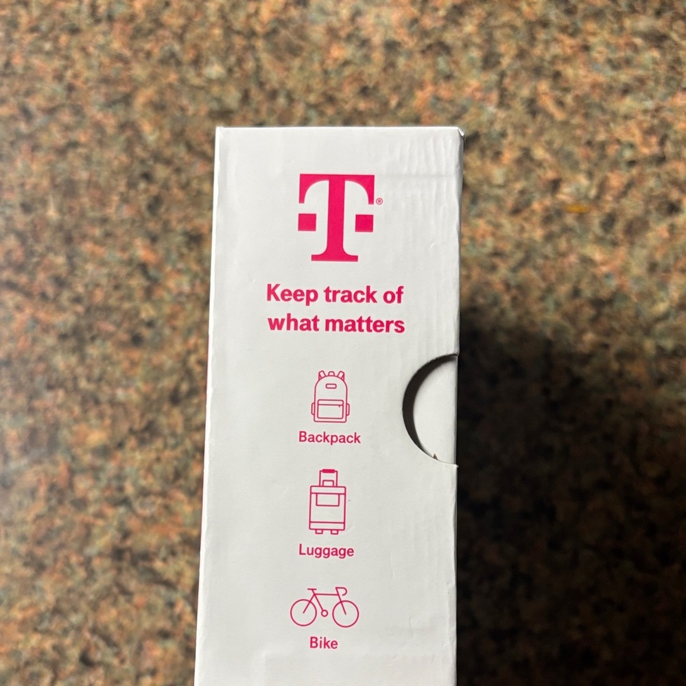 T-Mobile SyncUP Tracker with USB Charging Cable - Picture 3 of 3
